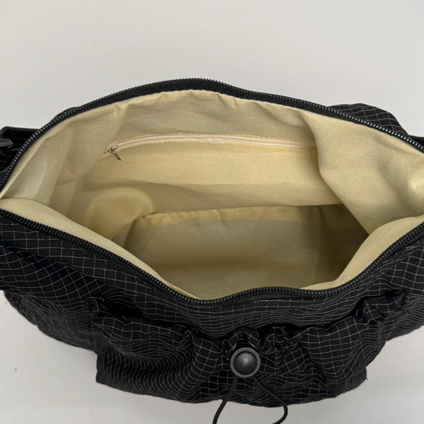 Karierter Beutel mit Kordelzug