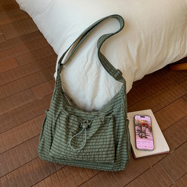 Karierter Beutel mit Kordelzug